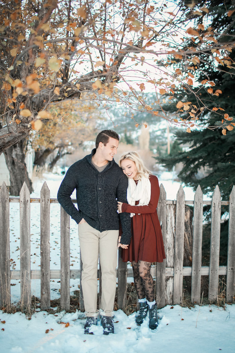 engagement-photos-in-the-snow-1081