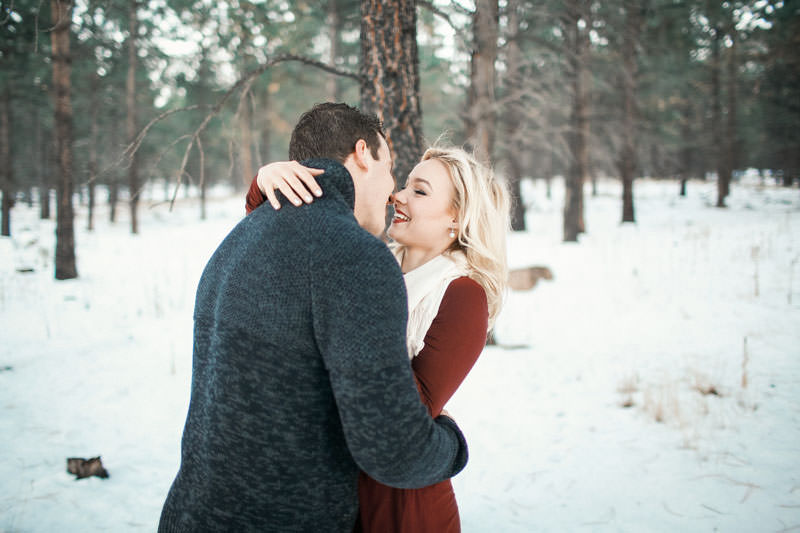 engagement-photos-in-the-snow-1088