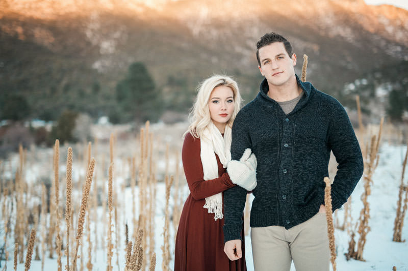 engagement-photos-in-the-snow-1098
