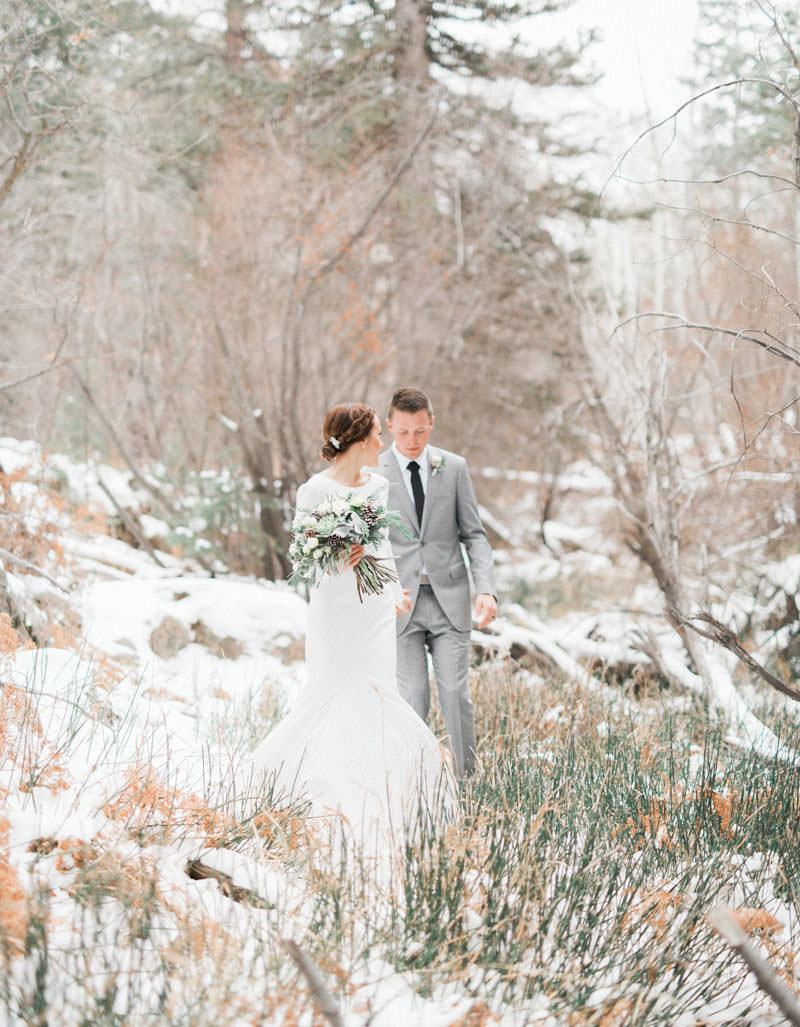 snow-fall-mountain-wedding-1254