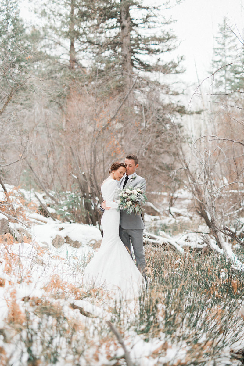 snow-fall-mountain-wedding-1256