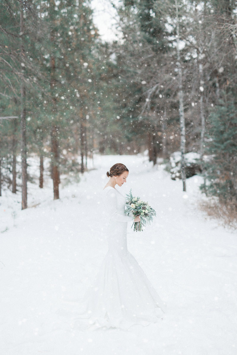 snow-fall-mountain-wedding-1258