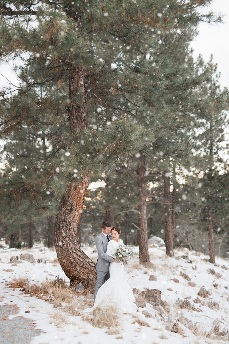 snow-fall-mountain-wedding-1261